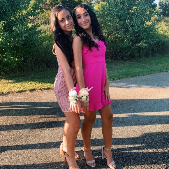 Meet your Posher, Isabella - Picture 1 of 1